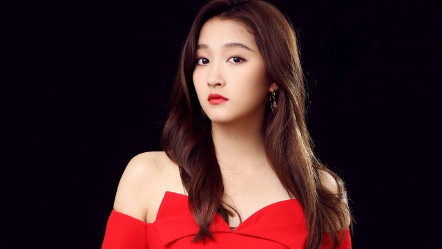 Guan Xiaotong Chines Singer, Bio, Wiki, Age, Height, Weight, Social Media, Online Profiles & Much More